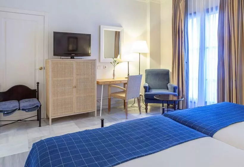 Отель Duque De Najera