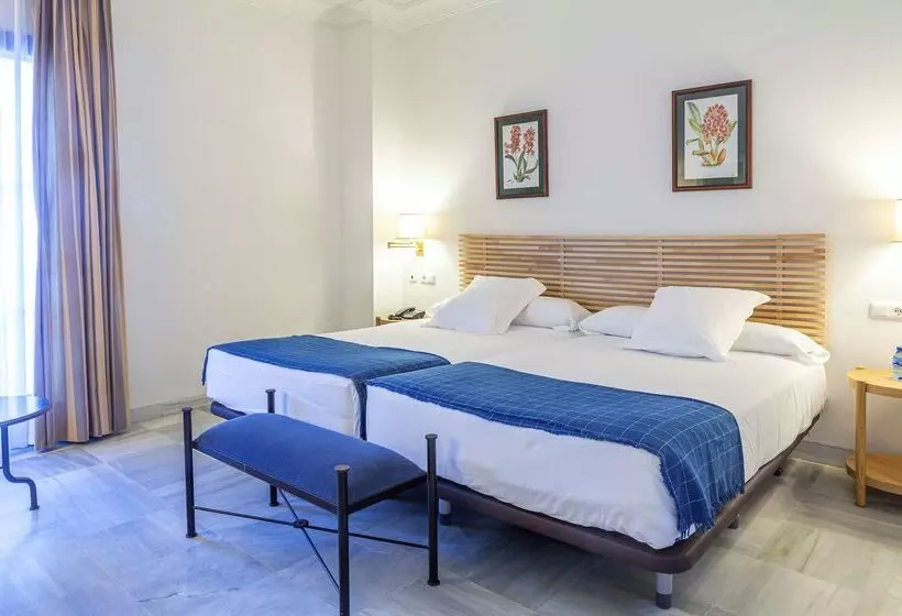 Отель Duque De Najera