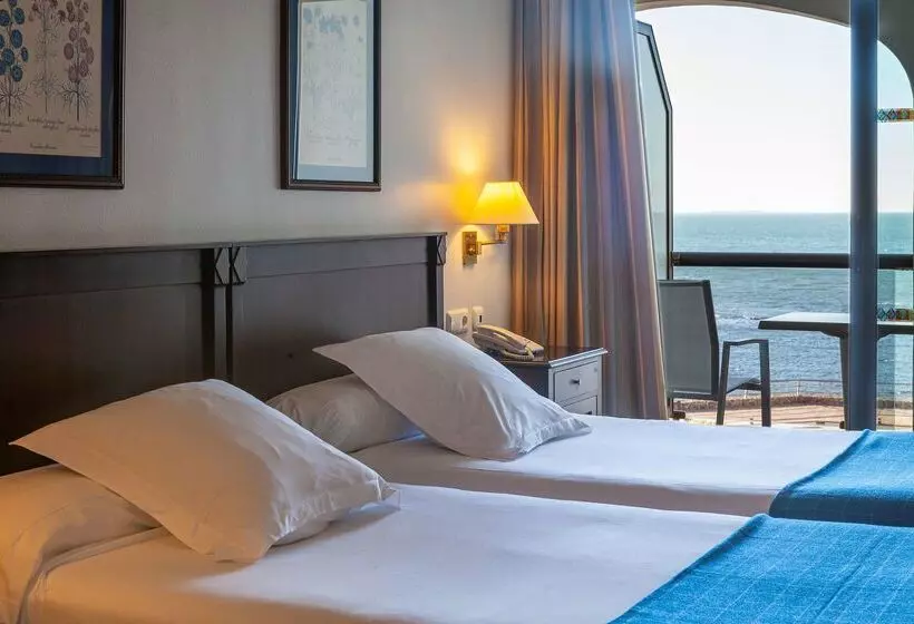 Отель Duque De Najera