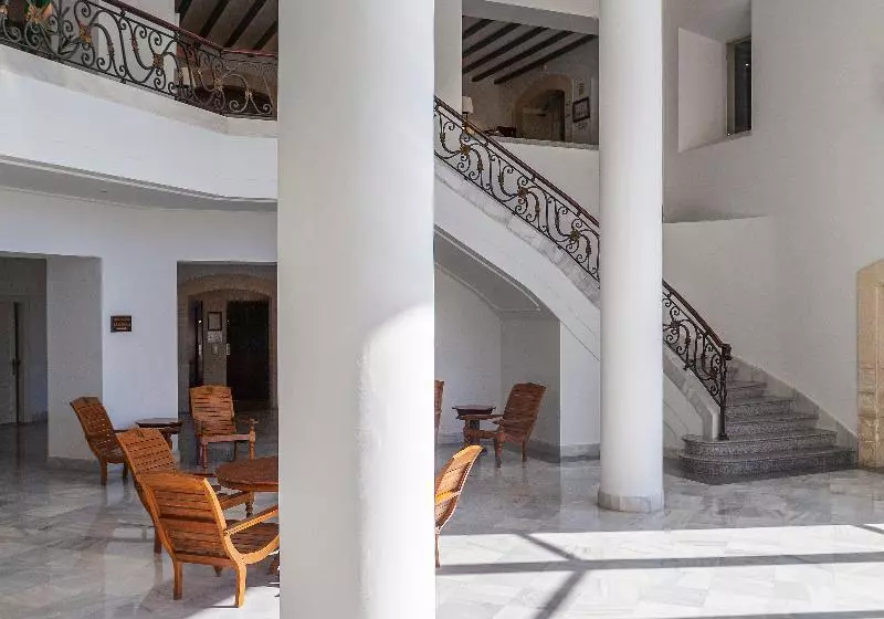 Отель Duque De Najera