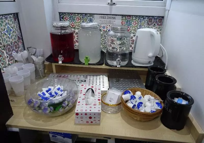 酒店 The Gatwick White House