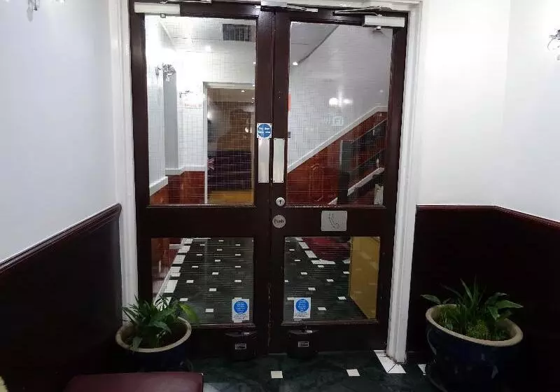 酒店 The Gatwick White House