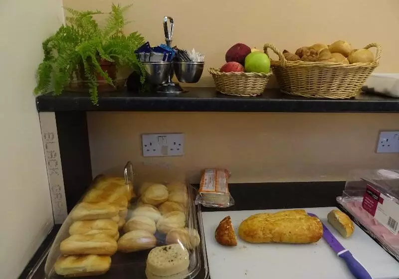 酒店 The Gatwick White House