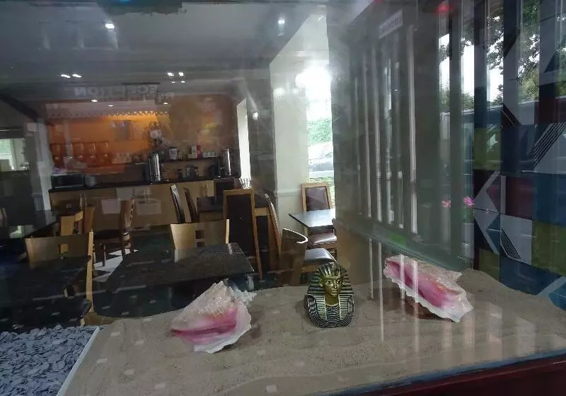 酒店 The Gatwick White House