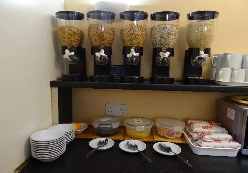 酒店 The Gatwick White House