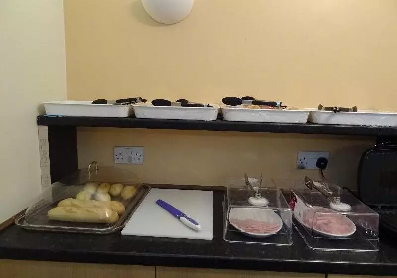 酒店 The Gatwick White House