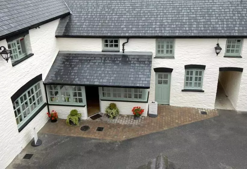 בית מלון כפרי Gwesty R Emlyn