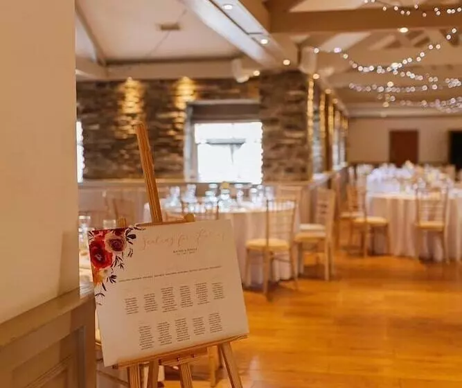 בית מלון כפרי Gwesty R Emlyn