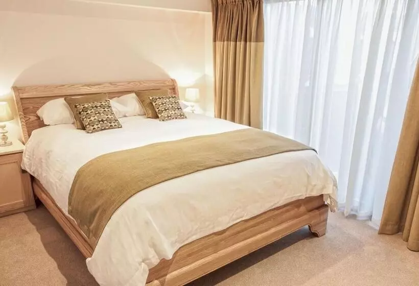 בית מלון כפרי Gwesty R Emlyn