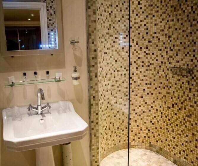 فندق Gwesty R Emlyn