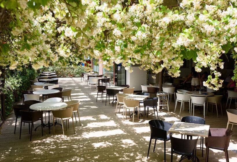 هتل Ohtels Vil·la Romana