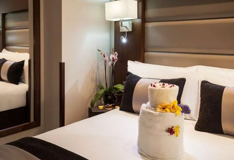 Отель Park Grand Paddington Court