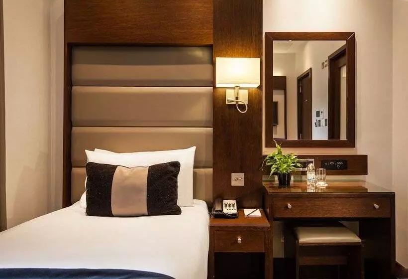 Отель Park Grand Paddington Court