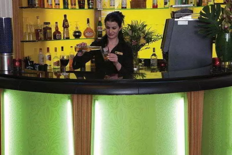 Отель Park Grand Paddington Court