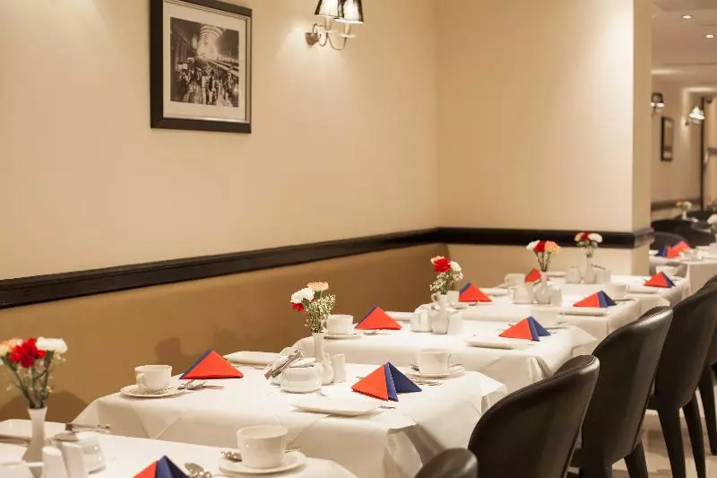 Отель Park Grand Paddington Court