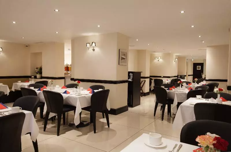 Отель Park Grand Paddington Court