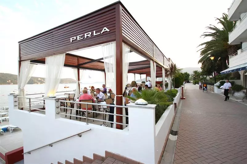 هتل Perla