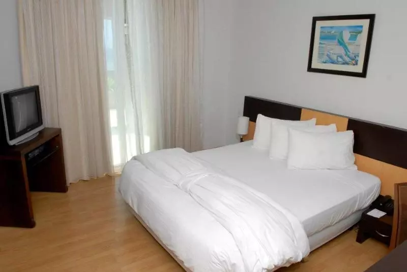 Отель Playa Grande Caribe & Marina