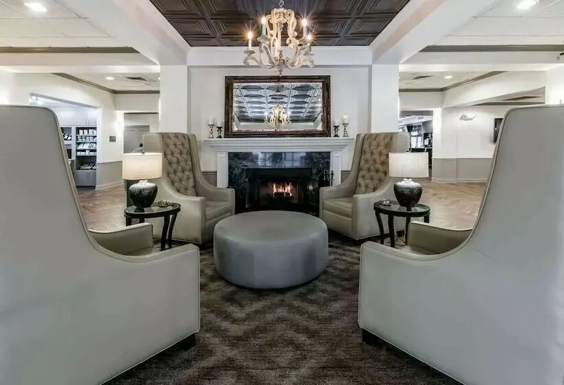 هتل Richmond Inn & Suites Trademark Collection By Wyndham