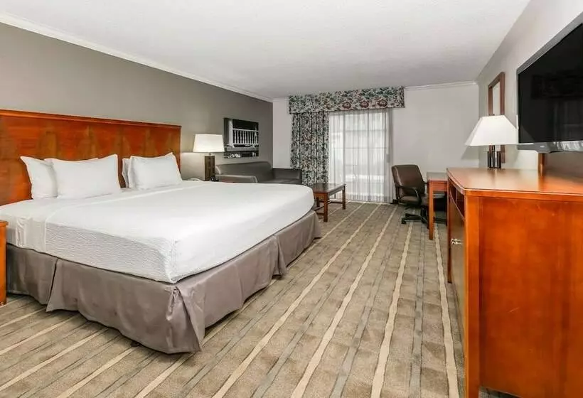 هتل Richmond Inn & Suites Trademark Collection By Wyndham