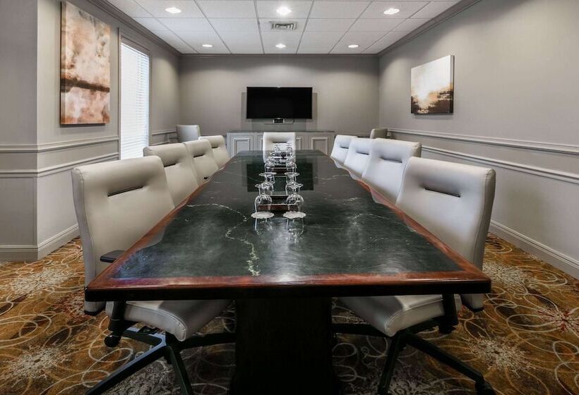 ホテル Richmond Inn & Suites Trademark Collection By Wyndham