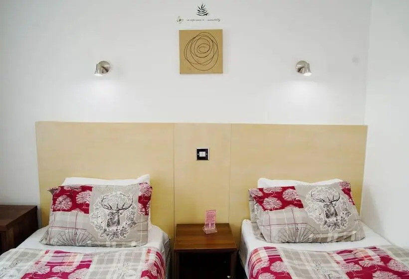 هتل The Gatwick White House