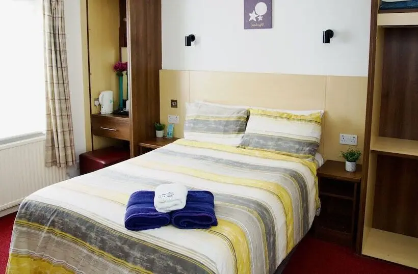 هتل The Gatwick White House