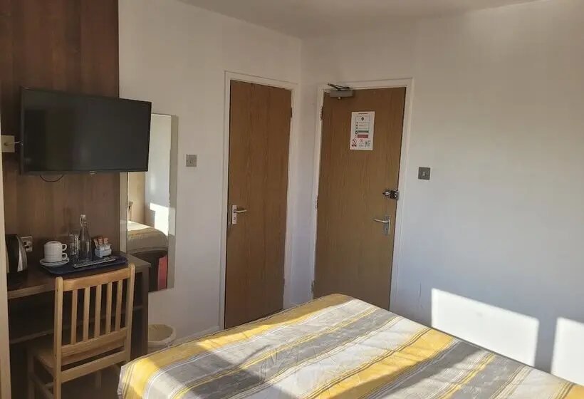 هتل The Gatwick White House