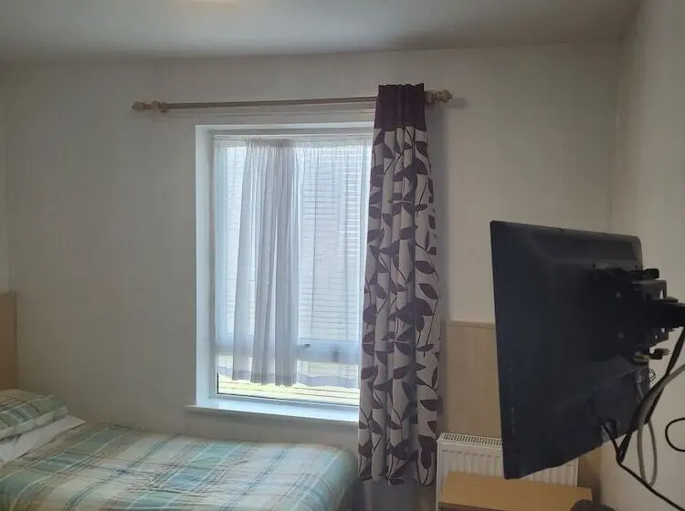 هتل The Gatwick White House