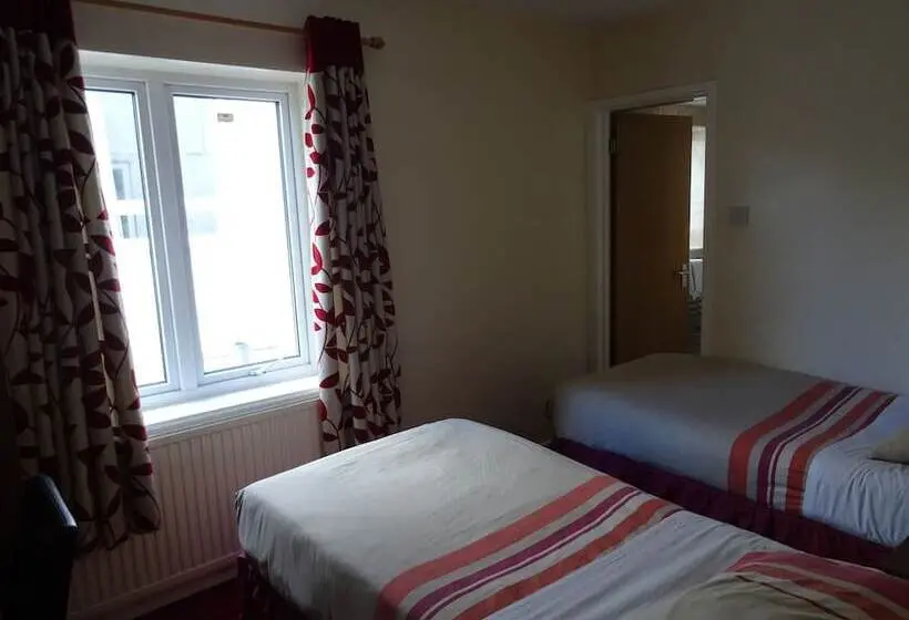 هتل The Gatwick White House