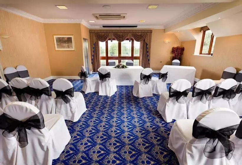 ホテル The Pear Tree Inn & Country