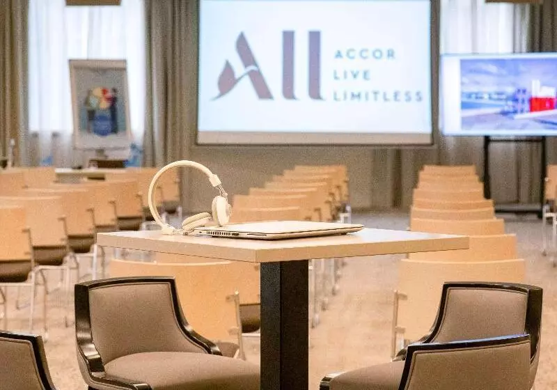 Novotel Nice Arenas Aeroport