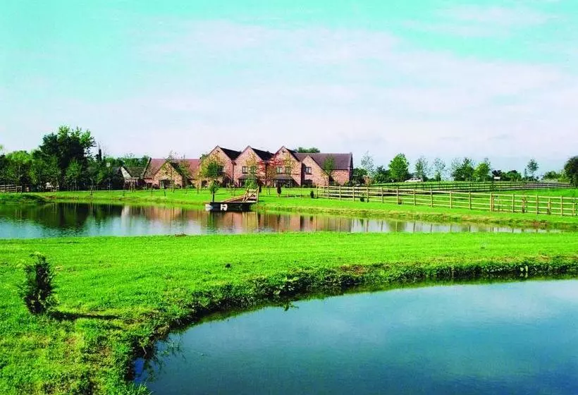 ホテル The Pear Tree Inn & Country