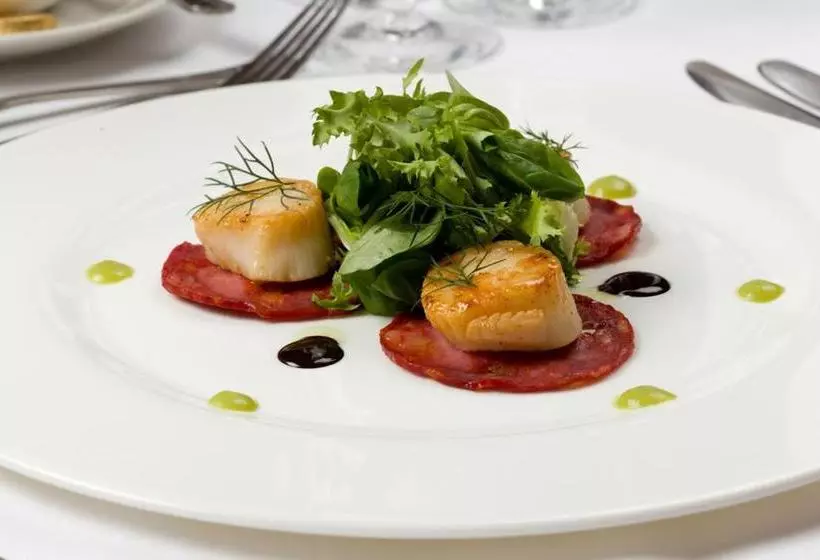 ホテル The Pear Tree Inn & Country