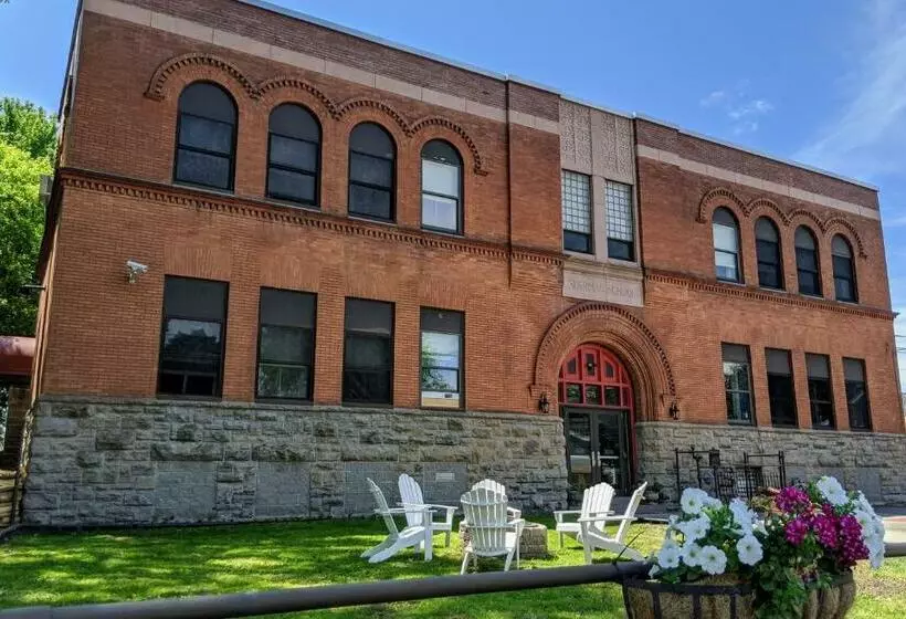 Aamiaismajoitus (B&B) Sherman Inn