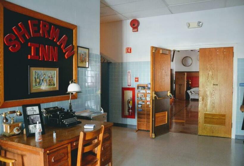 צימר Sherman Inn