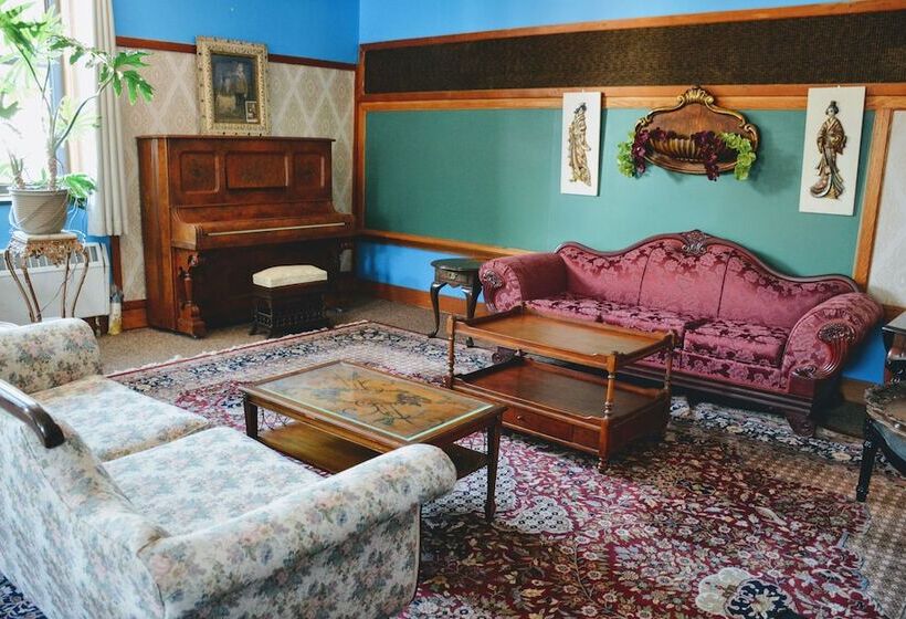 צימר Sherman Inn