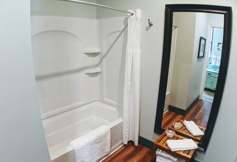 צימר Sherman Inn