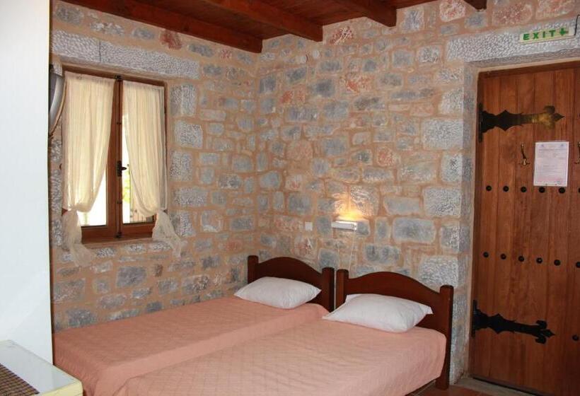 فندق Lalloudes Seaside Accommodation