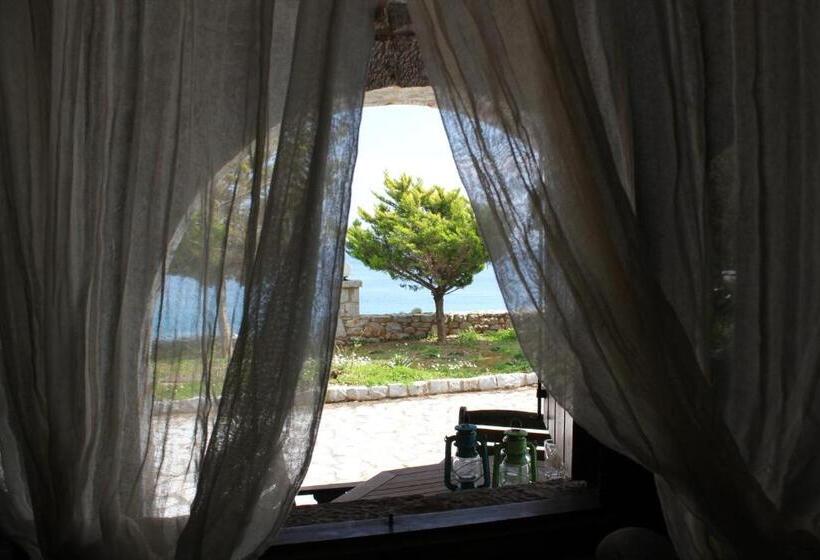 فندق Lalloudes Seaside Accommodation