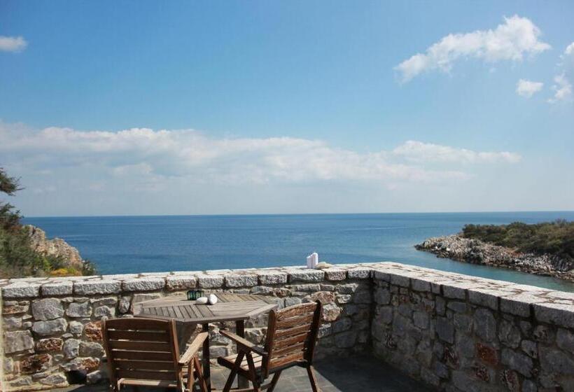 فندق Lalloudes Seaside Accommodation