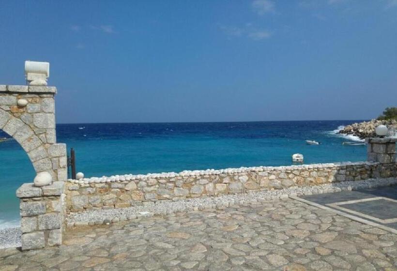 فندق Lalloudes Seaside Accommodation