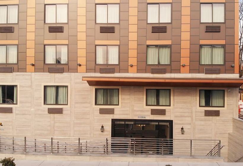 هتل Lotus Blu Inn & Suites