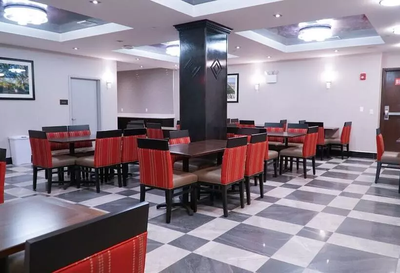 Hotelli Lotus Blu Inn & Suites