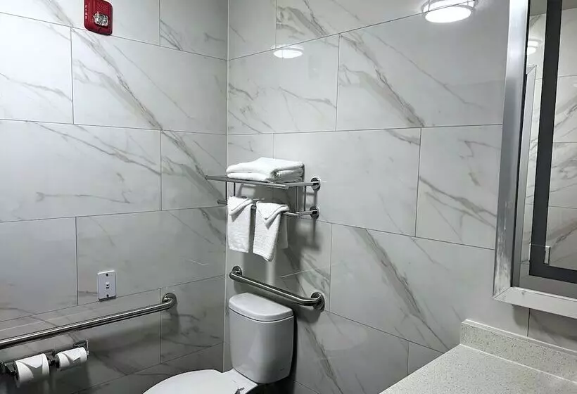 Hotelli Lotus Blu Inn & Suites