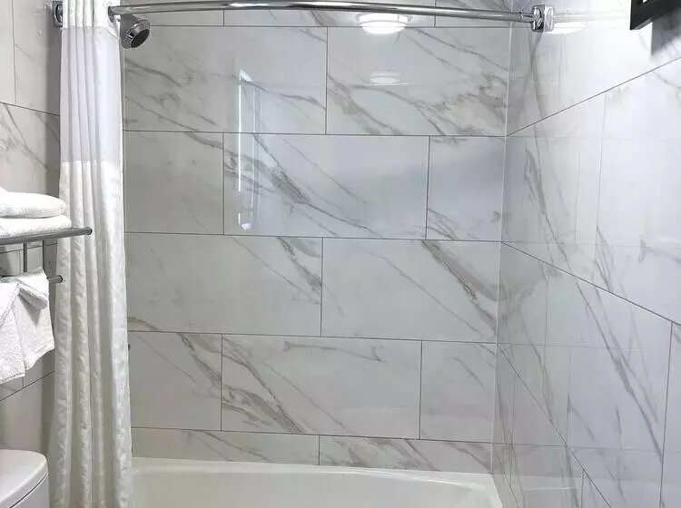 Hotelli Lotus Blu Inn & Suites