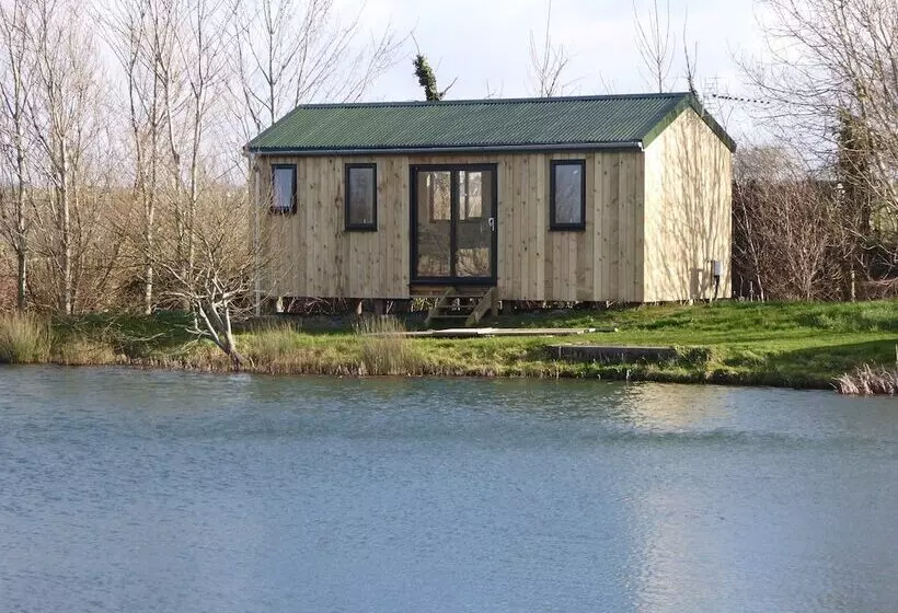 Hotel Lynstone Lakes