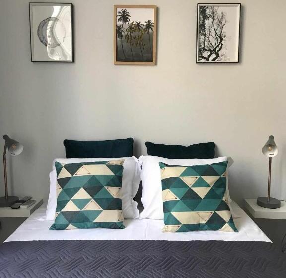 پانسیون Baron Faro Guest House