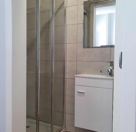 پانسیون Baron Faro Guest House