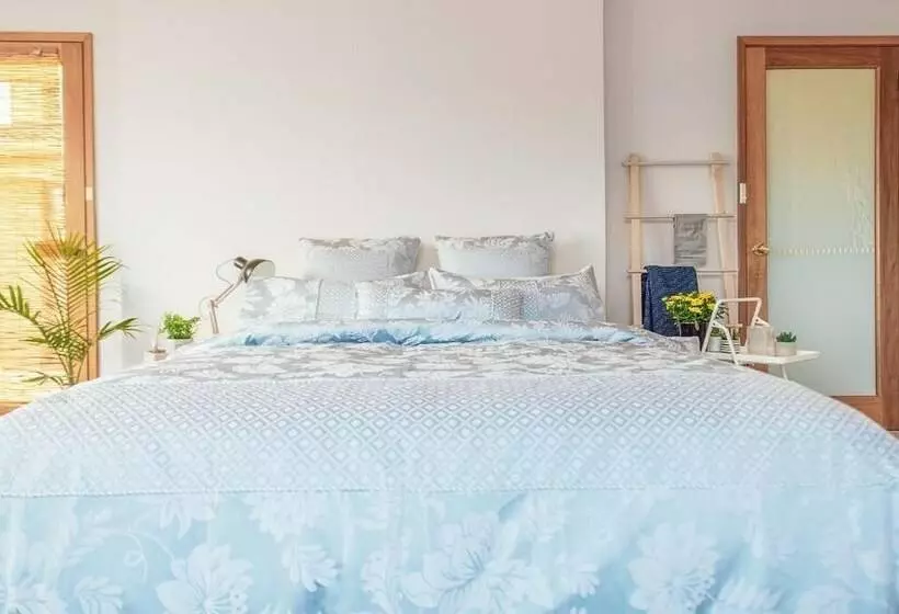 Majatalo Vintage Cuddle Guest House